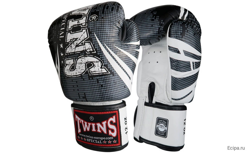 Боксерские перчатки FBGVL3-TW5 black white 10 oz