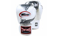 Боксерские перчатки Twins FBGVL3-23 white silver 10 oz