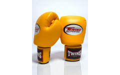 Боксерские перчатки Twins Special BGVL3 yellow 16 oz